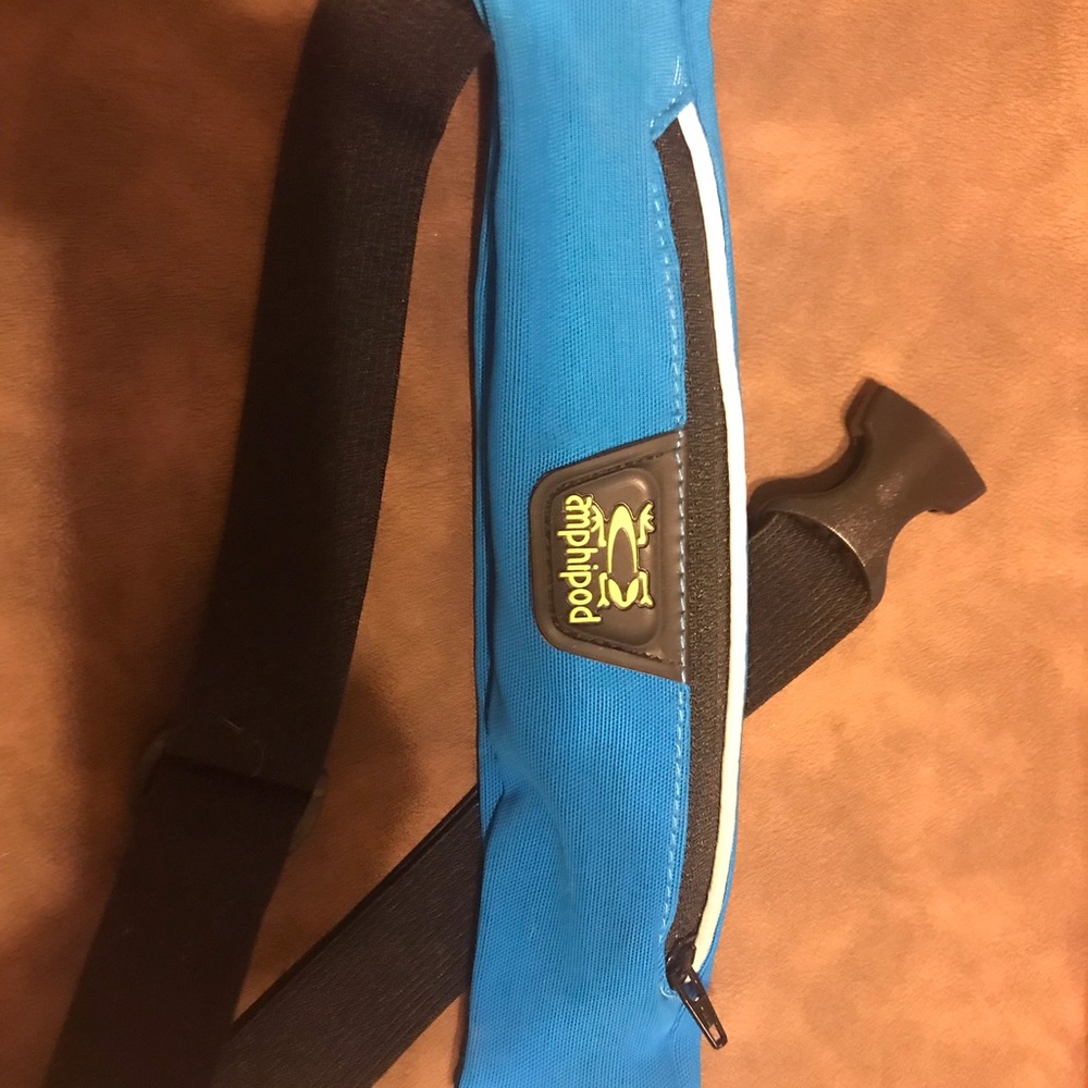 Running waist pouch